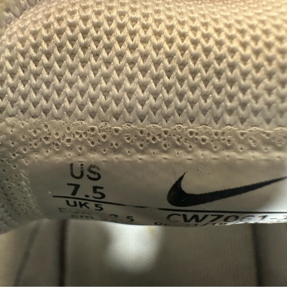 Nike White and Teal Sneakers with Purple Accents - Picture 8 of 9